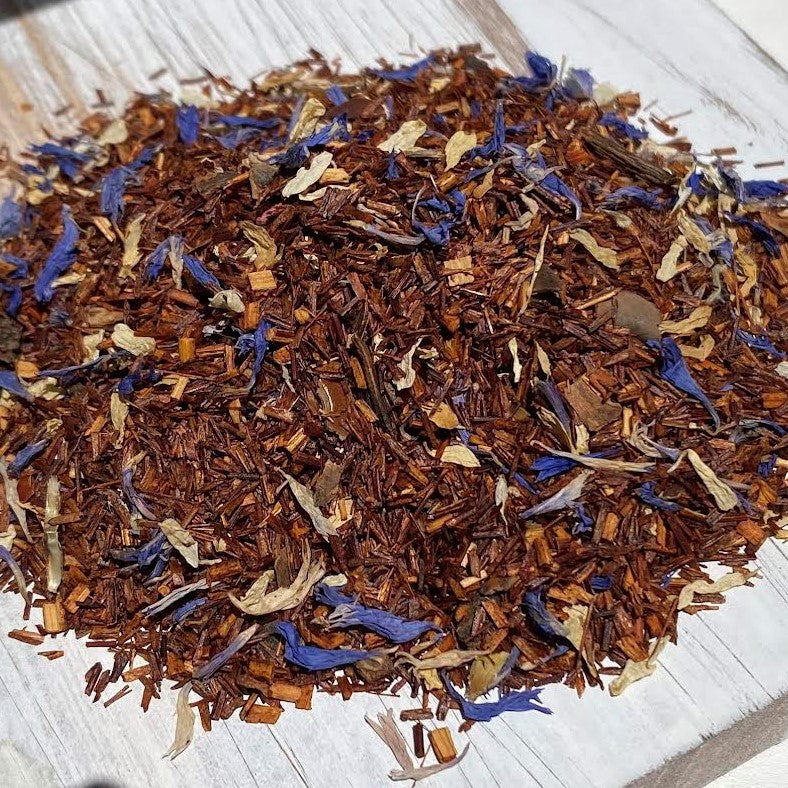 TEA Bourbon Street Vanilla ROOIBOS TEA BENEFITS: Improves the appearance of skin, is a mild pain reliever, helps digestion, heart health, weight loss and has been used to lower the risk of diabetes and helping to build strong bones.